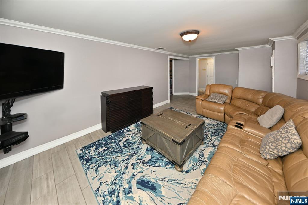 767 Koch Peak Avenue