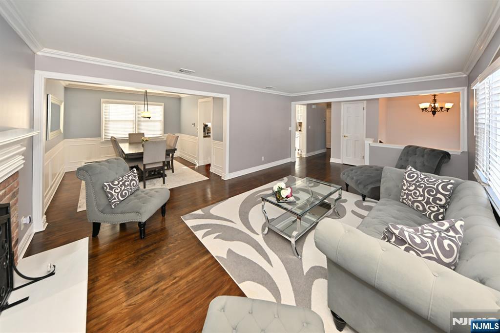 767 Koch Peak Avenue