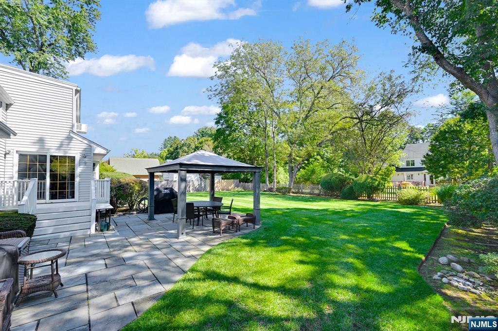 17 Pascack Road