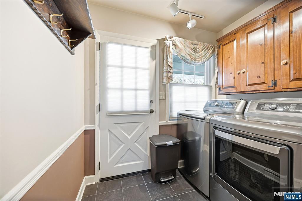 17 Pascack Road