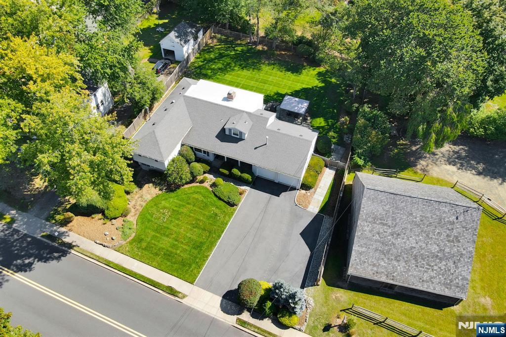 17 Pascack Road