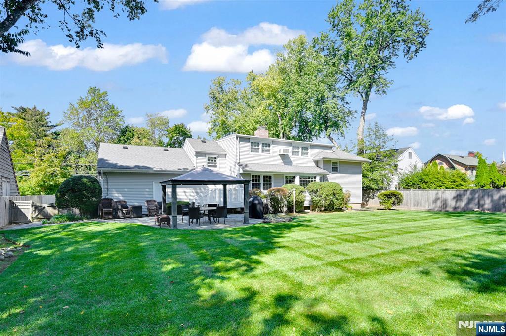 17 Pascack Road
