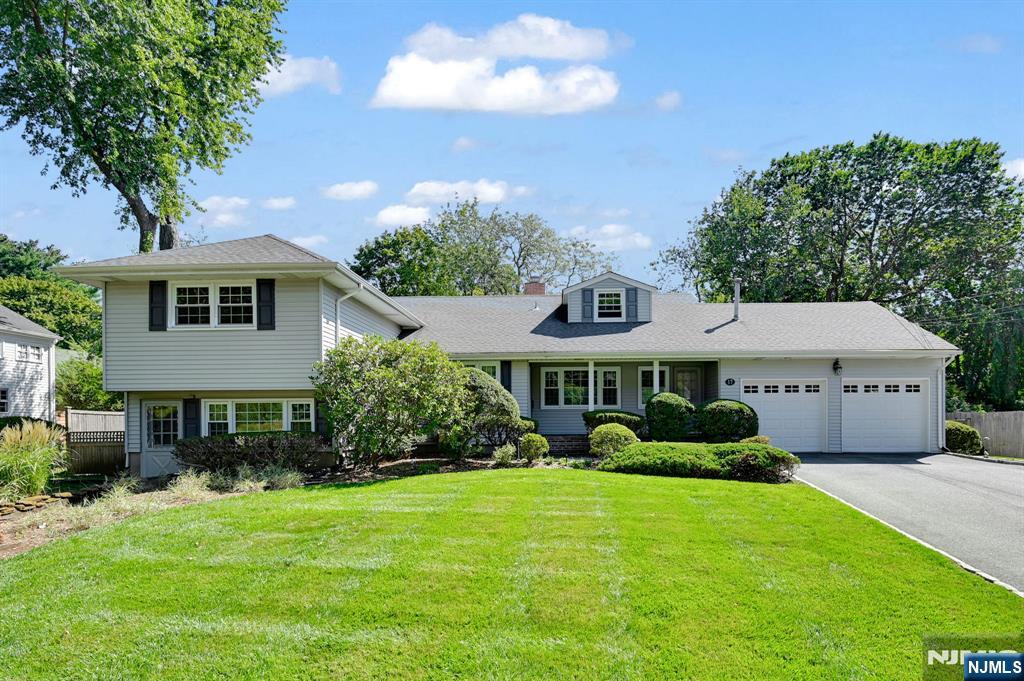 17 Pascack Road