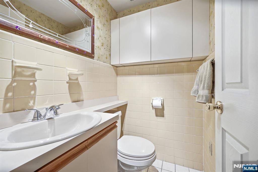17 Pascack Road