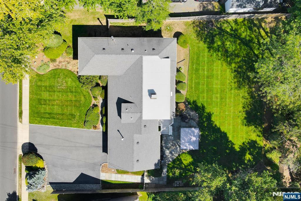 17 Pascack Road