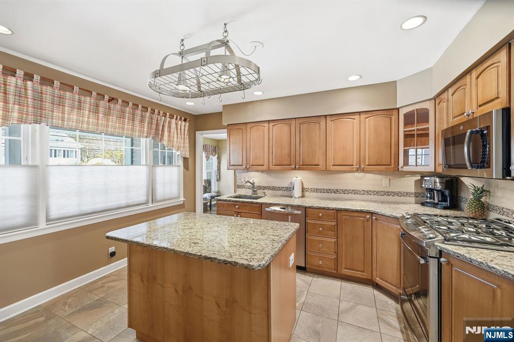 17 Pascack Road