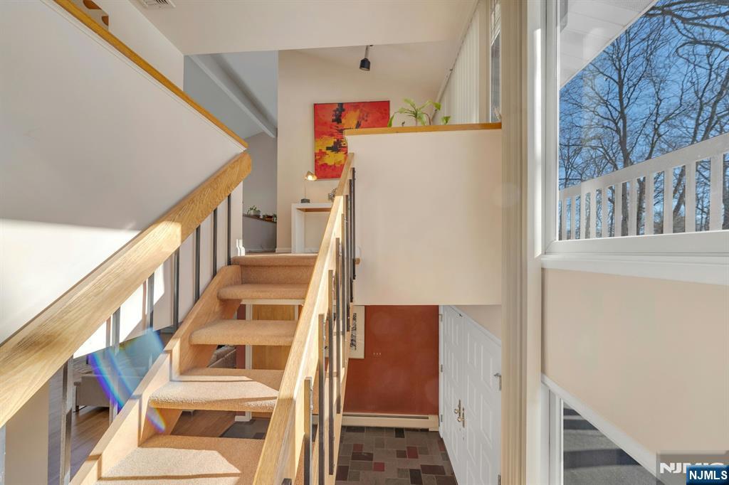 566 Faletti Way