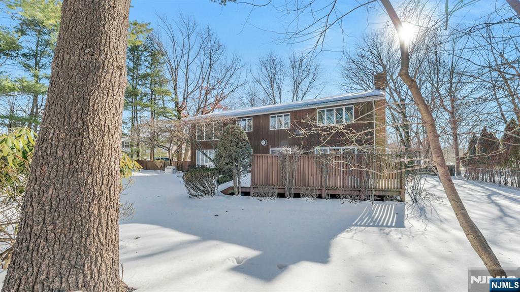 566 Faletti Way