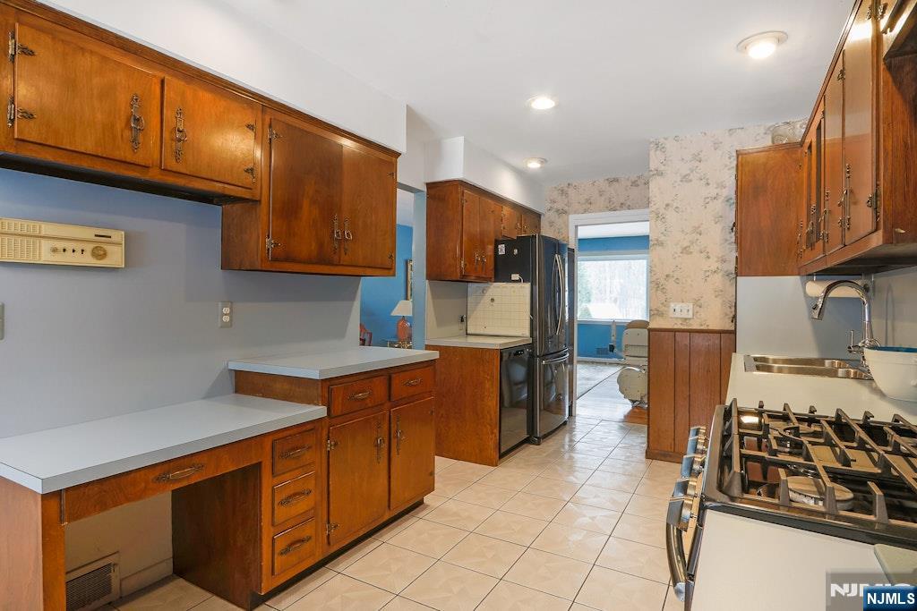 52 Deer Trail Road