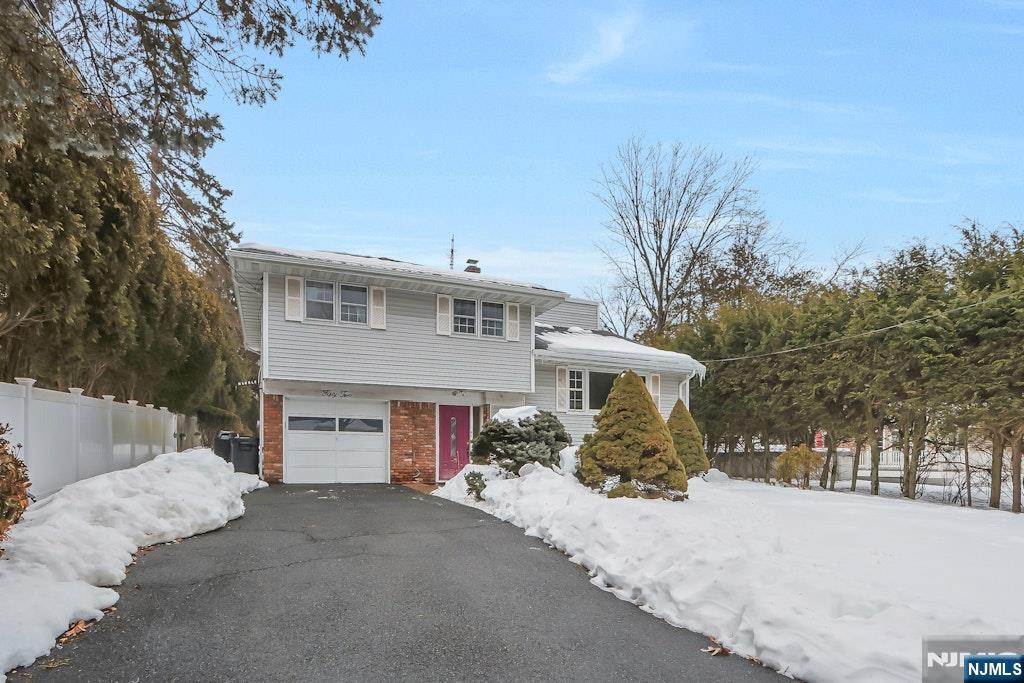 52 Deer Trail Road
