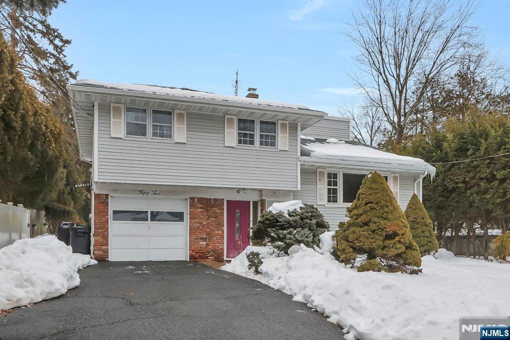 52 Deer Trail Road
