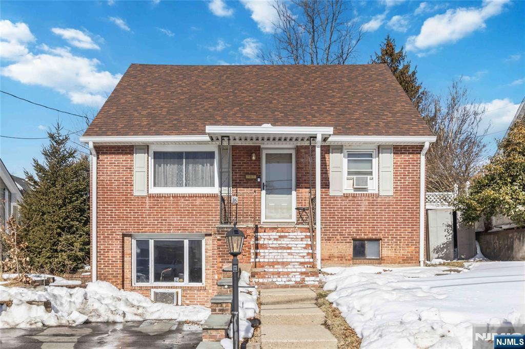 16 Seminole Avenue