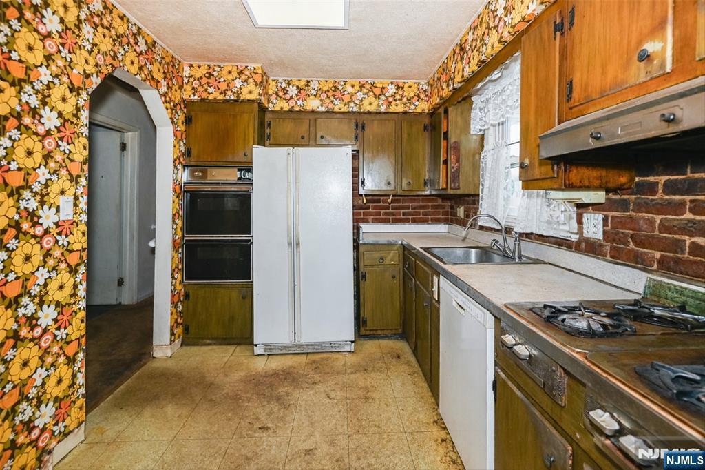 286 Ridgewood Boulevard