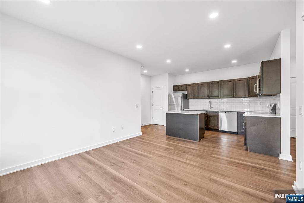 315 Railroad Avenue 204