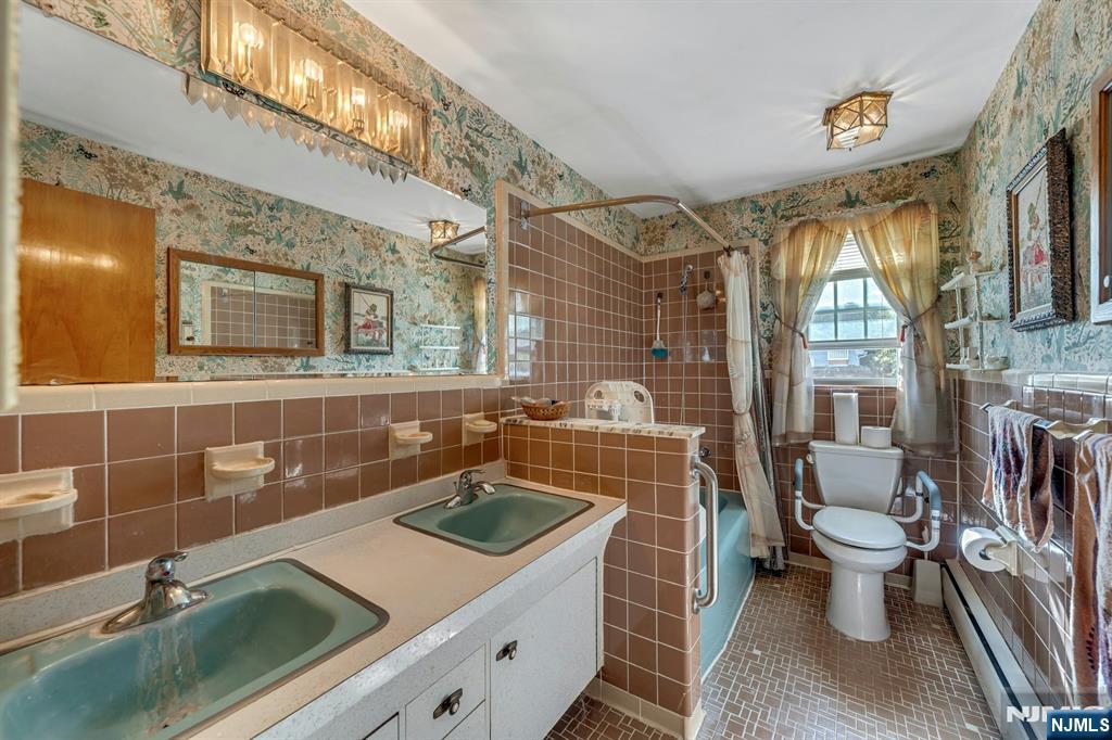 75 Cherokee Avenue
