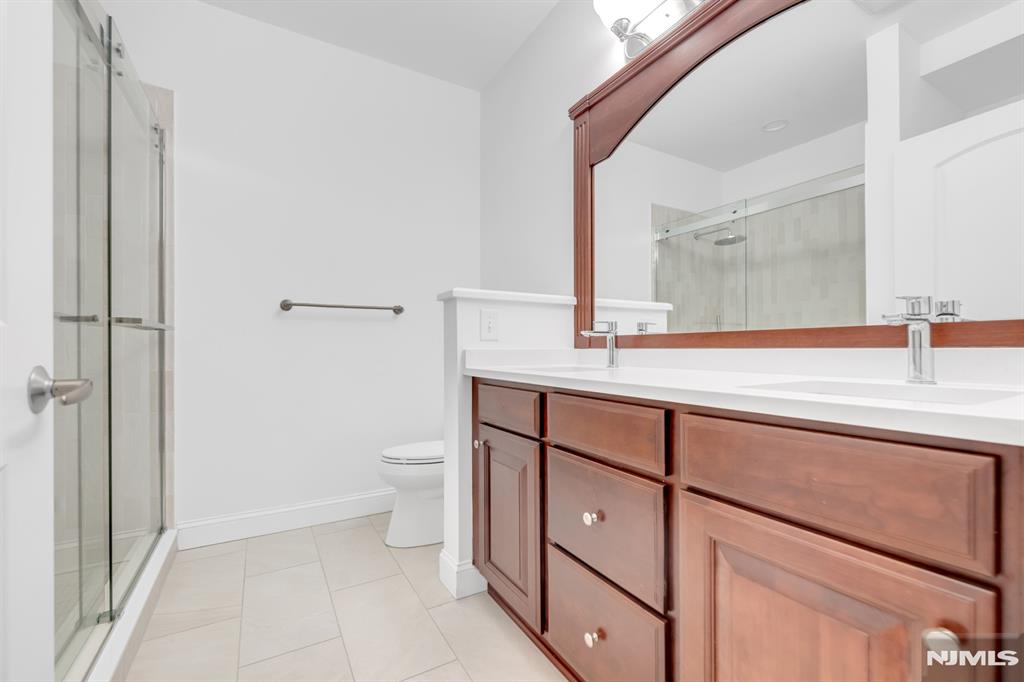 22 Ave At Port Imperial 403