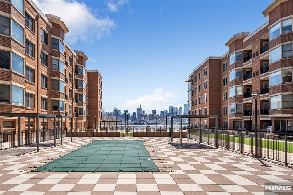 22 Ave At Port Imperial 403