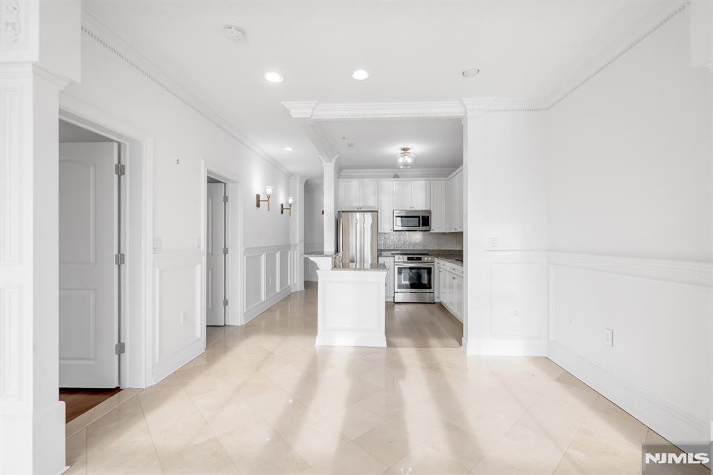 22 Ave At Port Imperial 403