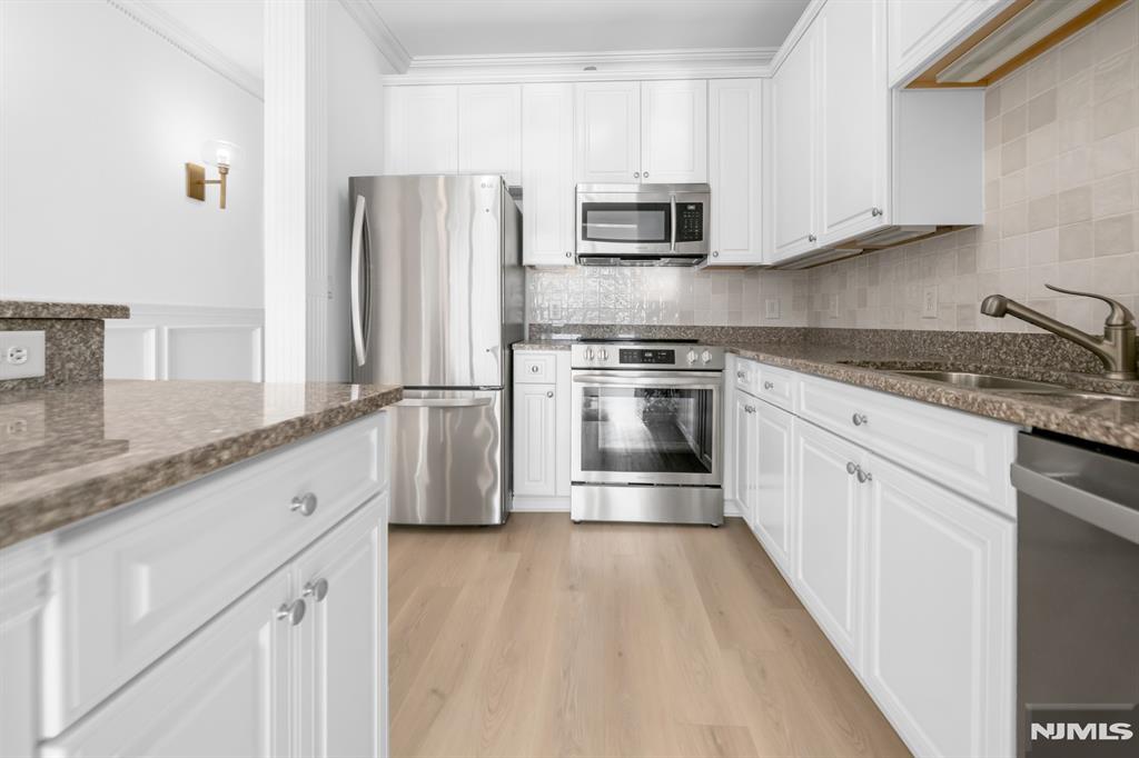 22 Ave At Port Imperial 403