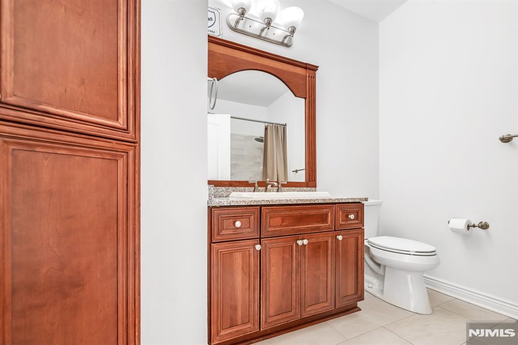 22 Ave At Port Imperial 403