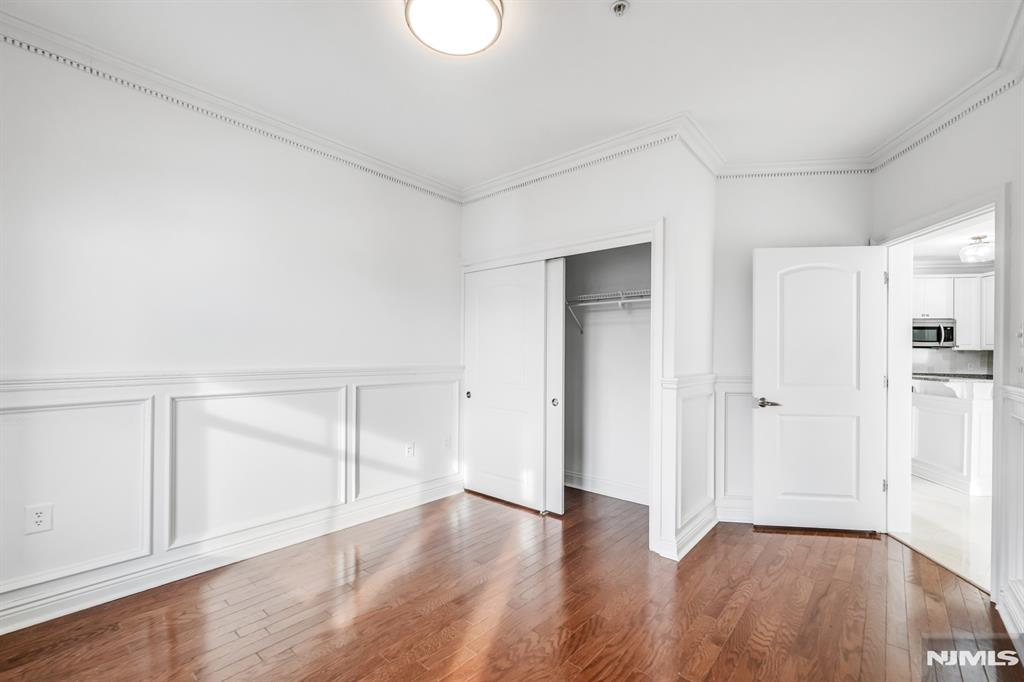 22 Ave At Port Imperial 403