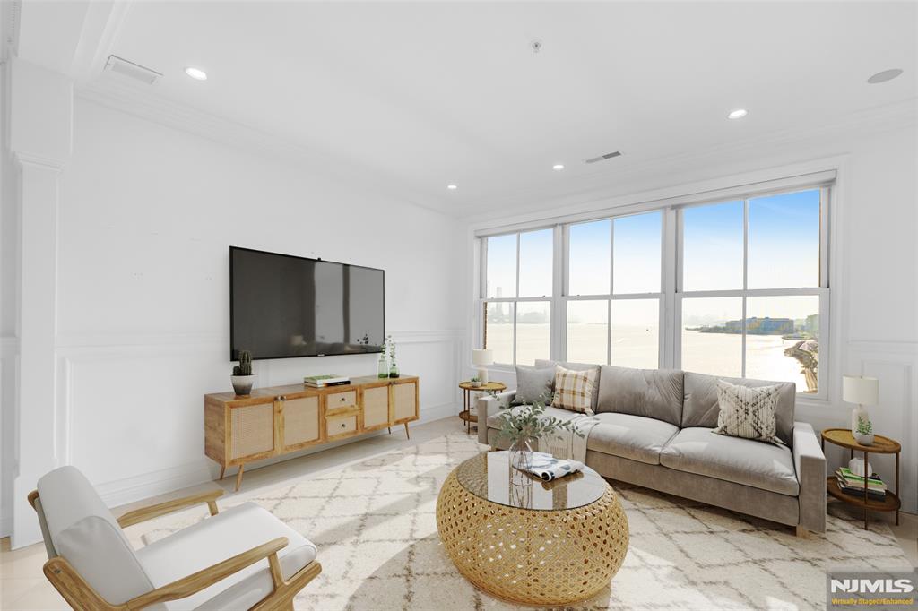 22 Ave At Port Imperial 403