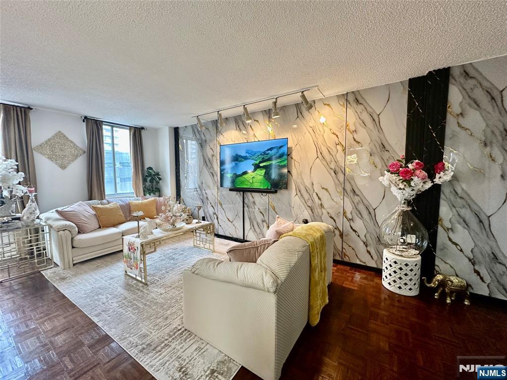 160 Overlook Avenue 2D