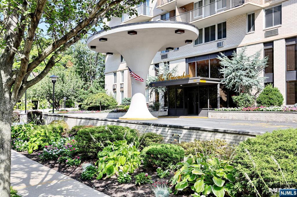 160 Overlook Avenue 2D