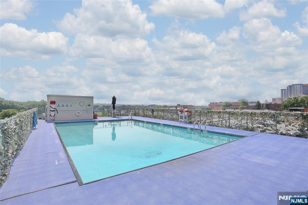 160 Overlook Avenue 2D