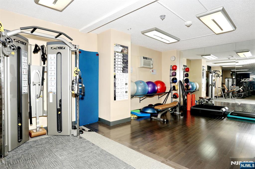 160 Overlook Avenue 2D