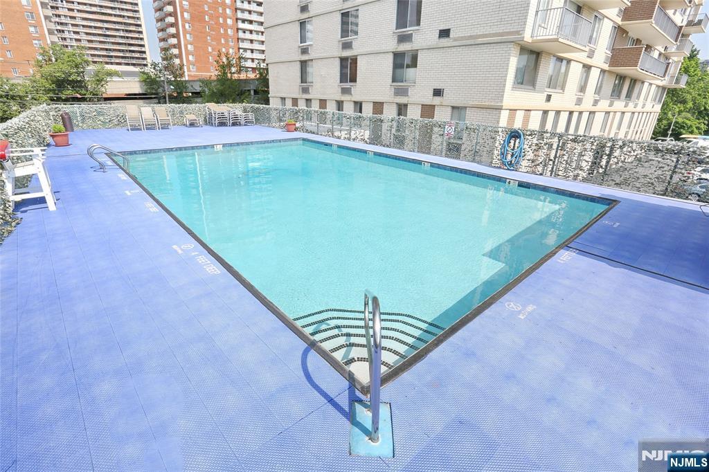 160 Overlook Avenue 2D