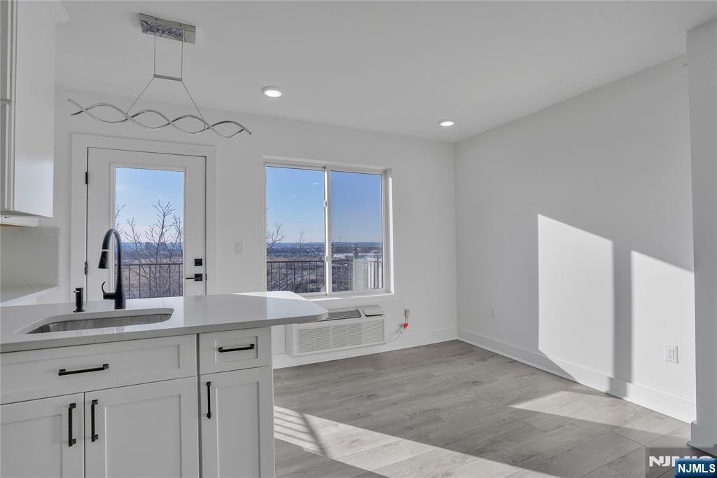 2601 Jane Street 404