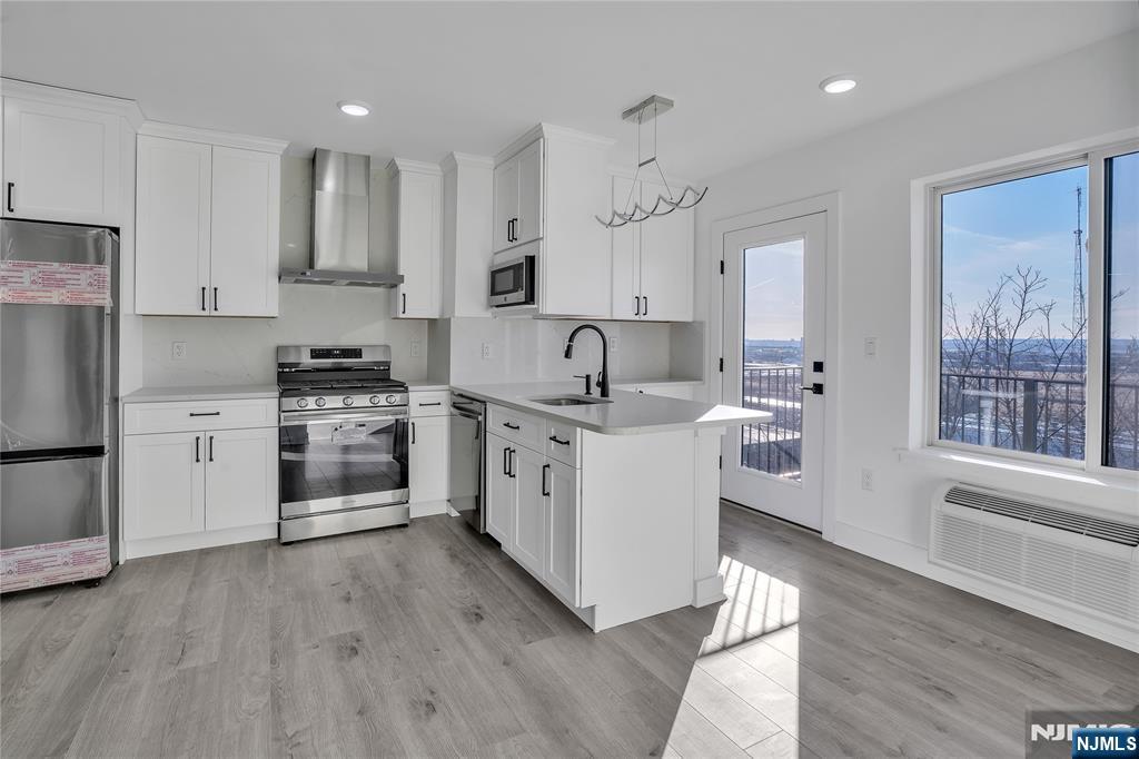 2601 Jane Street 404