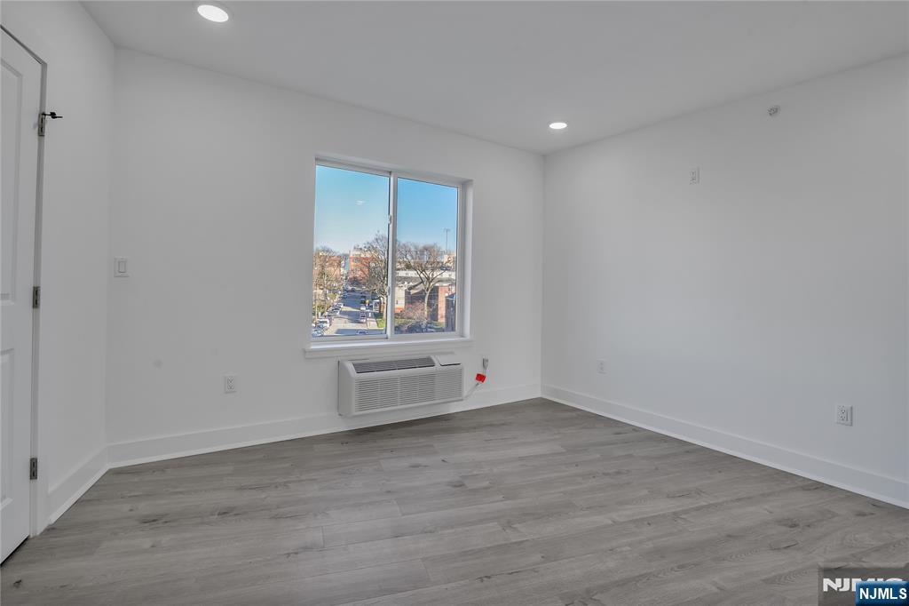 2601 Jane Street 404