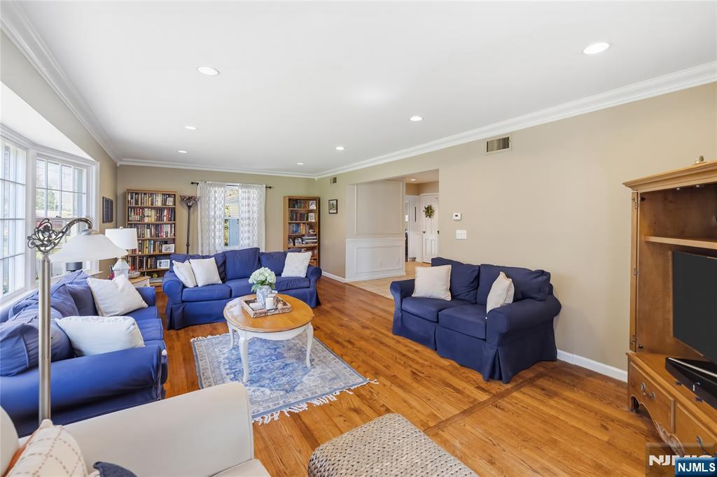 43 Hering Road