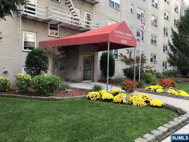 2205 N Central Road 5A