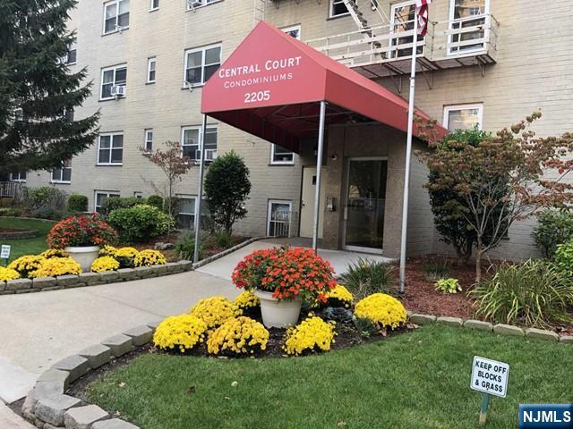 2205 N Central Road 5A