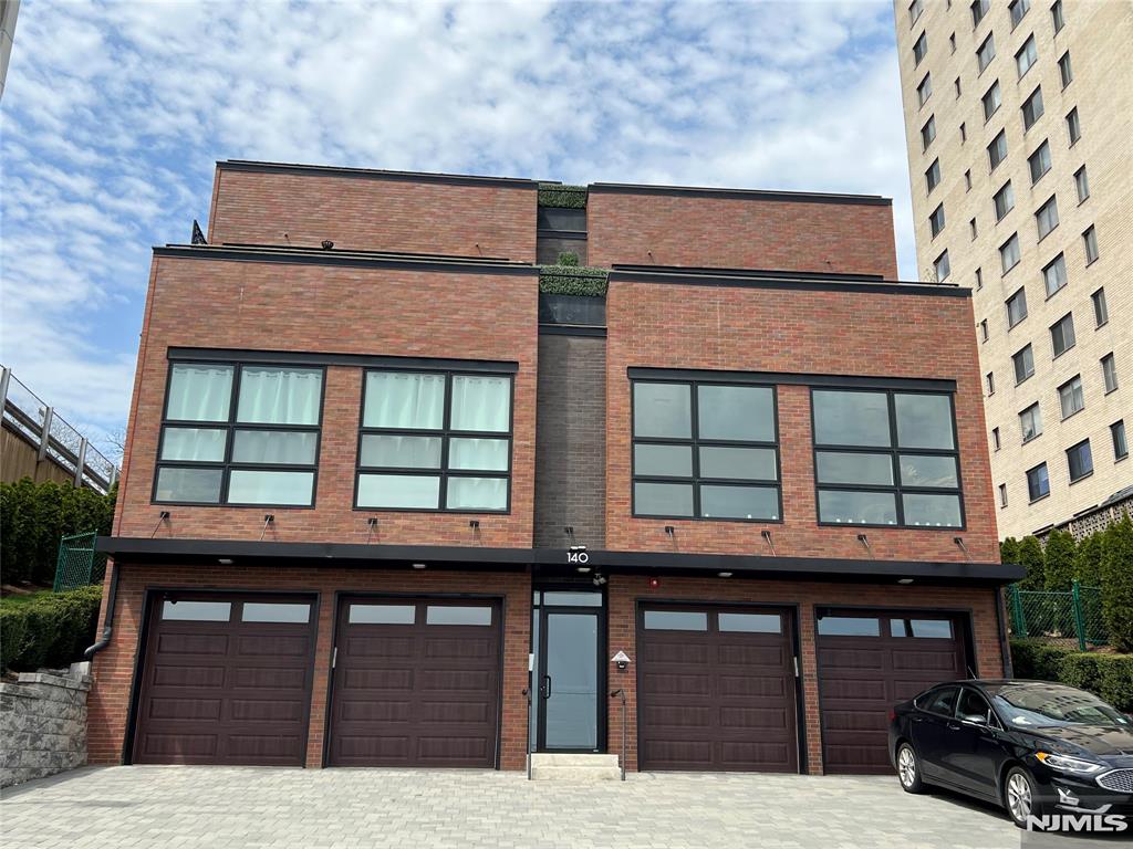 140 Overlook Avenue C 2
