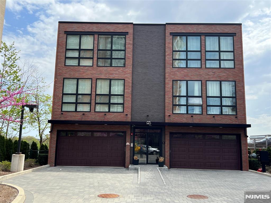 140 Overlook Avenue C 2
