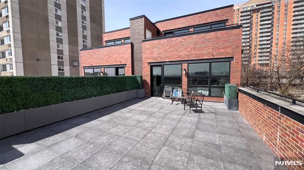 140 Overlook Avenue C 2