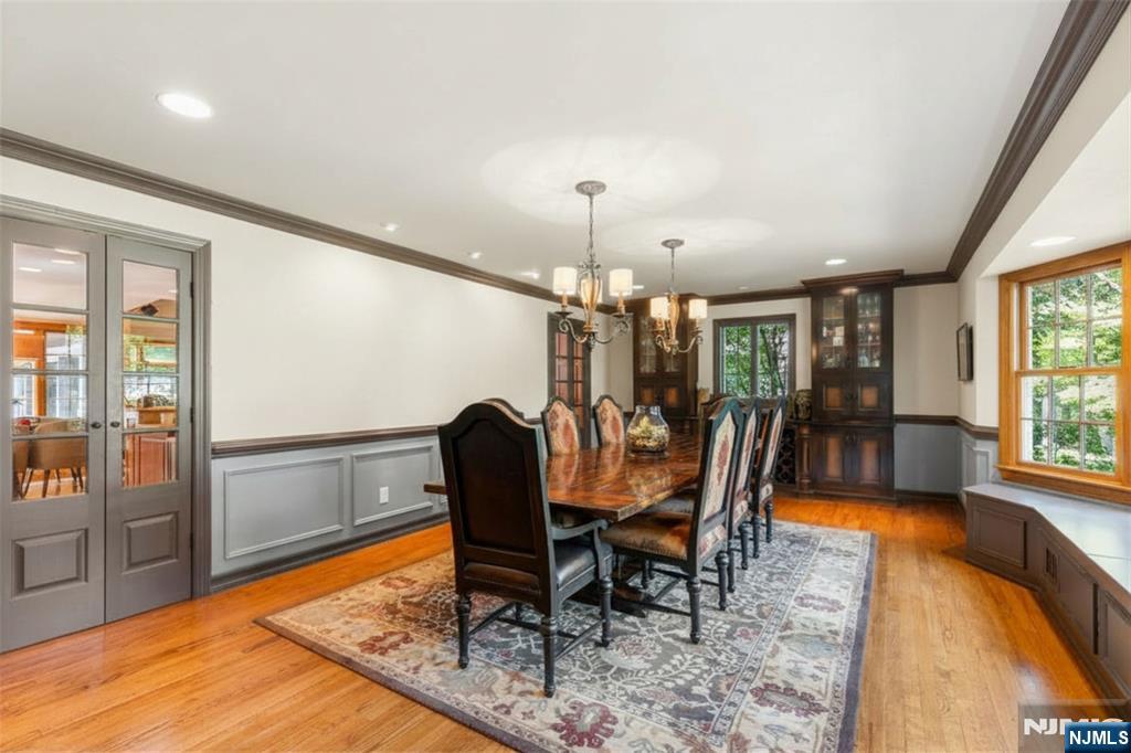 565 Dorchester Drive