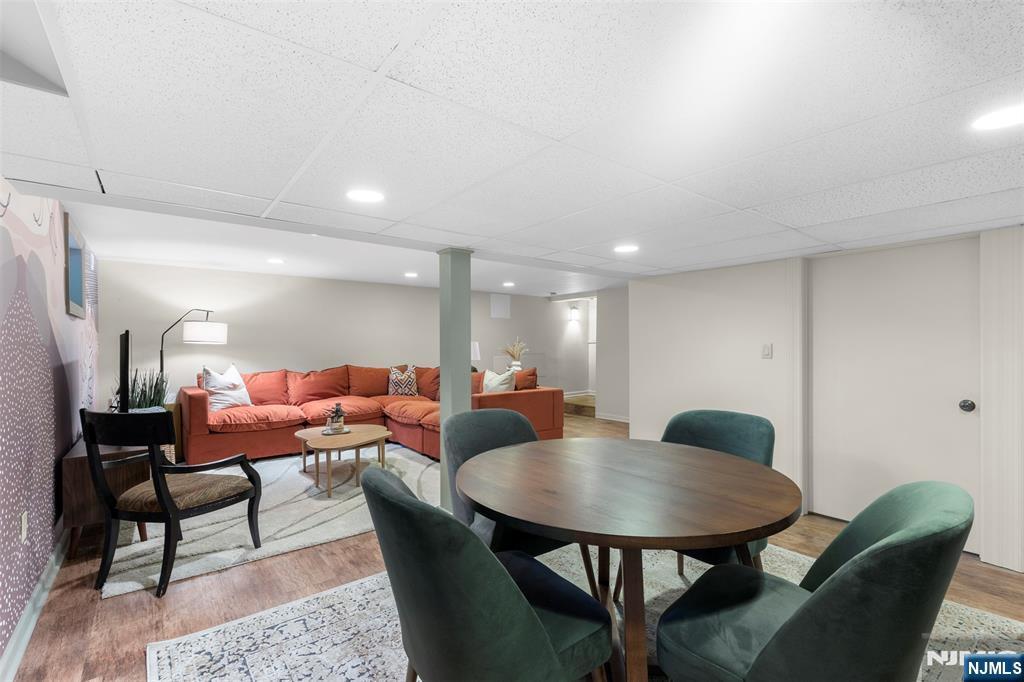 565 Dorchester Drive