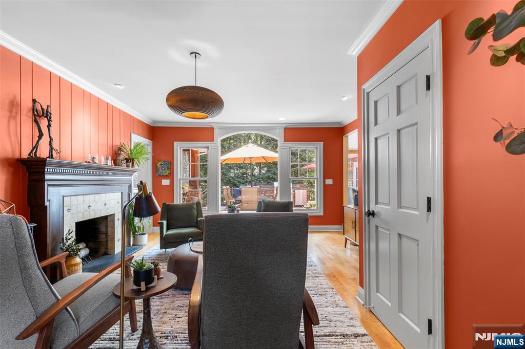 565 Dorchester Drive