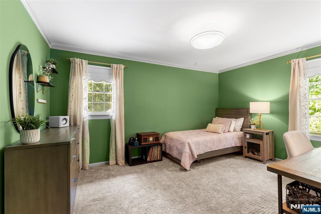 565 Dorchester Drive