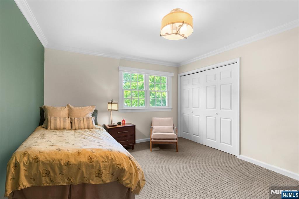 565 Dorchester Drive