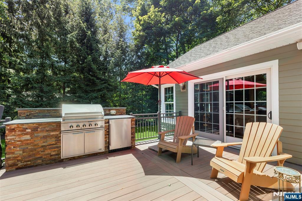 565 Dorchester Drive