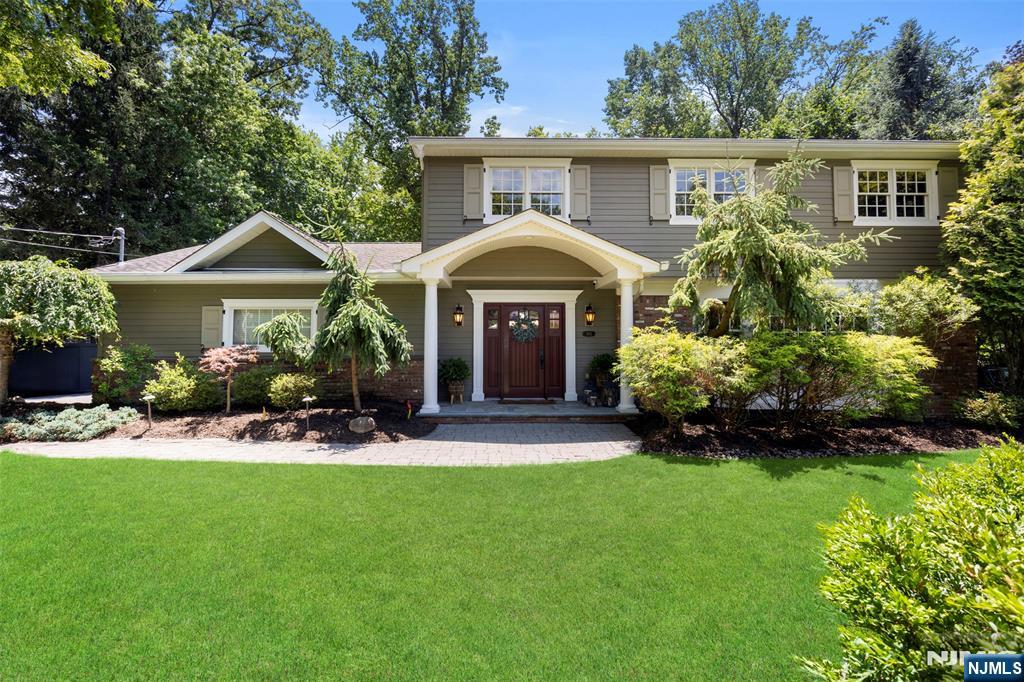 565 Dorchester Drive