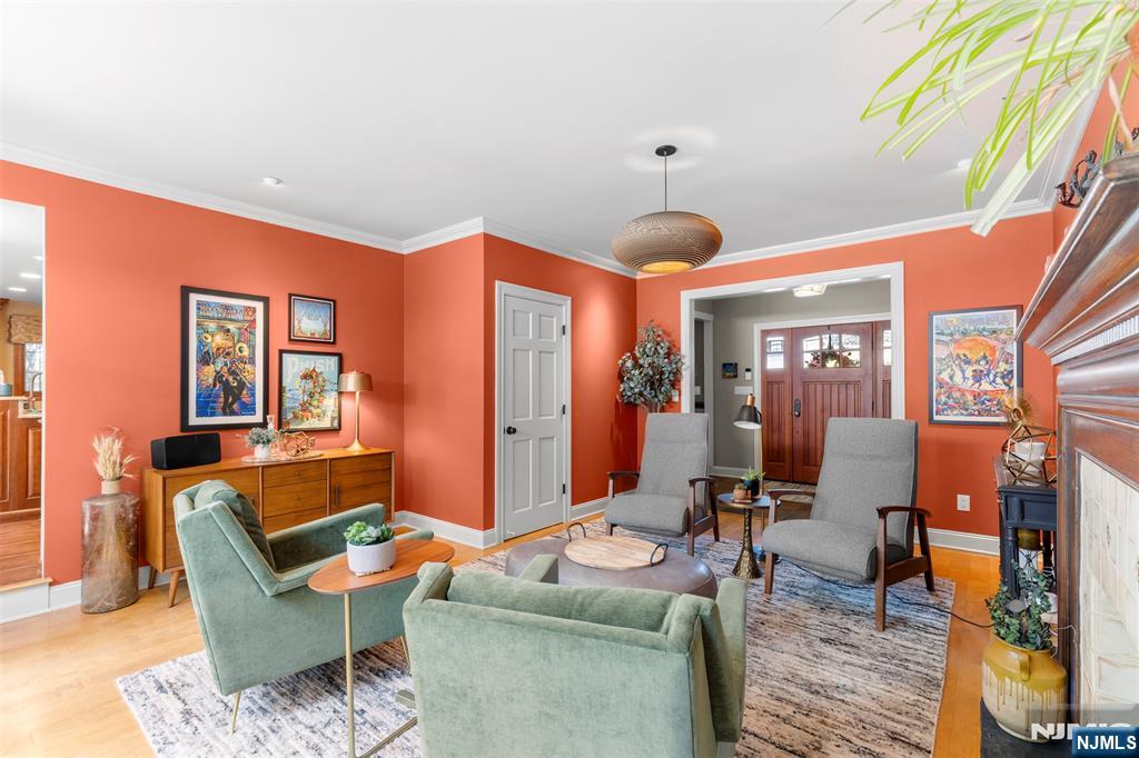 565 Dorchester Drive