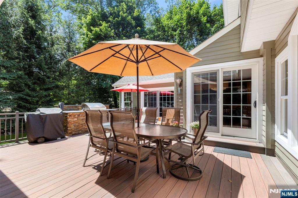 565 Dorchester Drive