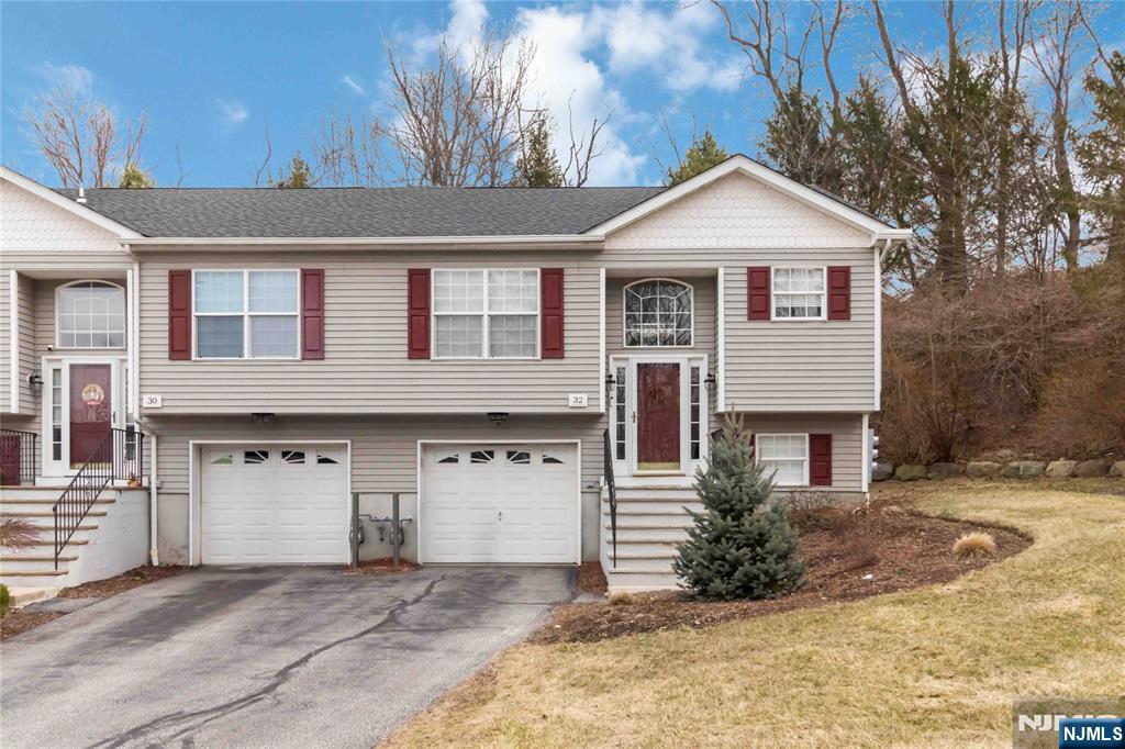 32 Oak Point Drive